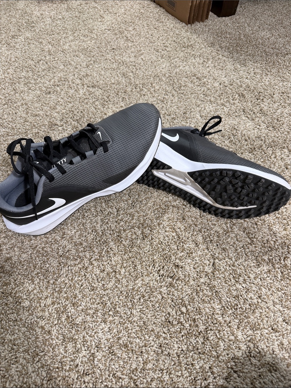 Nike Men's infinity golf shoes worn one time